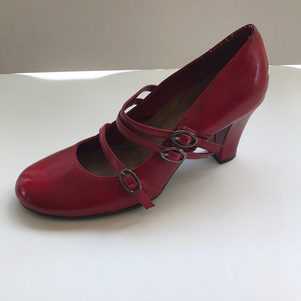 Aerosoles red heels - out of controle- 8.5 M